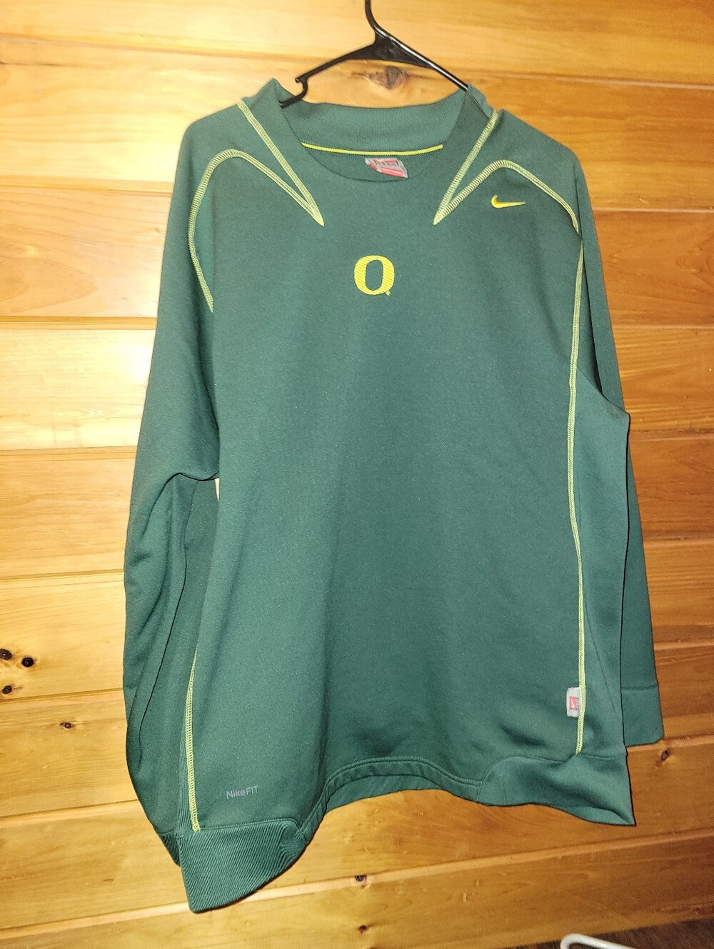 Nike Men's Green Oregon Crew Sweatshirt Preloved with Yellow Accents Size Large